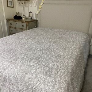 Raymond Waites King Paisley conforter